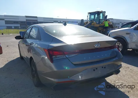 2021 Hyundai Elantra Sel z USA, uszkodzony, nr VIN KMHLS4AG6MU101855
